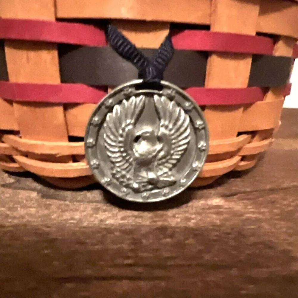 1997 Longaberger Inaugural Basket with Liner Protector Tie-On Patriotic Liner